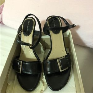Naturalizer black pumps